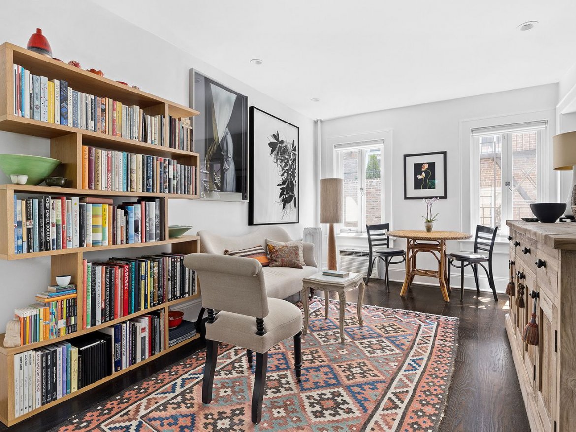 Carriage House One-Bedroom Hidden Behind Chelsea’s “Muffin House” Asks $875K